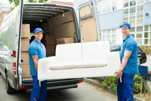 Man and van service vehicle in Dagenham for local moves